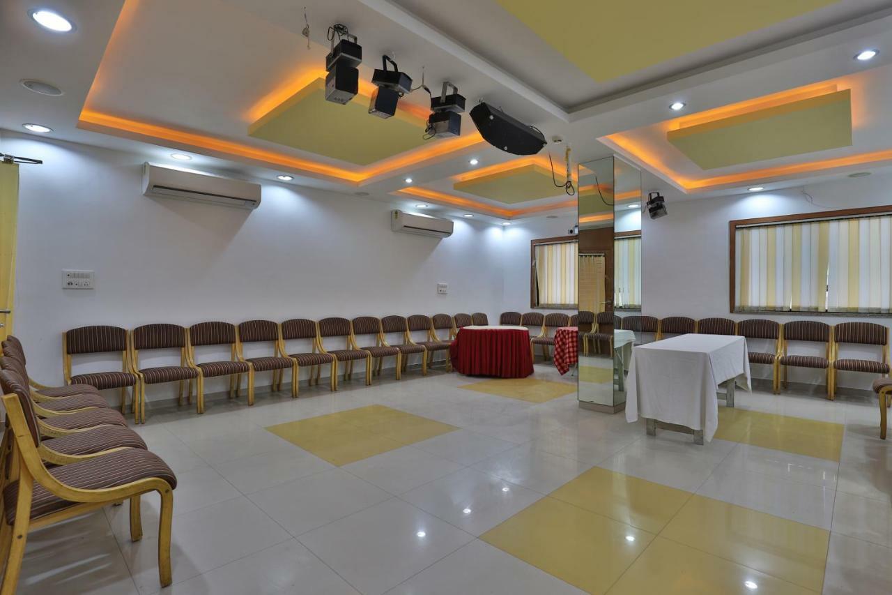 Oyo 14943 Shubh Suvidha Hotel Somnath Luaran gambar